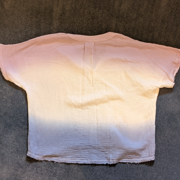 Avery Rayne Ombre Top - Picture 2 of 6